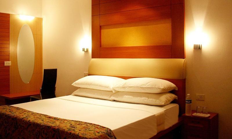 Hotel Riverside Resort And Spa Kumbakonam Exterior photo